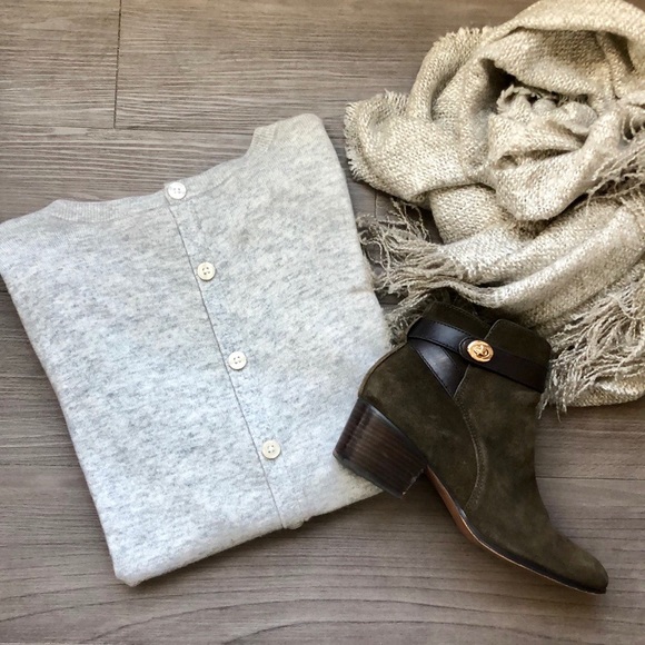 LOFT Sweaters - LOFT Gray Button Back Sweater